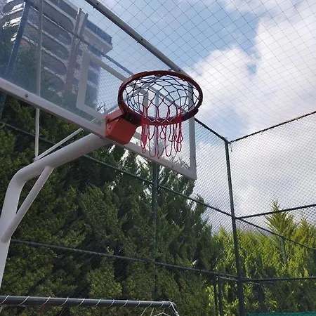 Azura Park -- шикарное место для вас -- вид на море, на бассейн, горный воздух и свой пляж - забронируйте сейчас דירה *